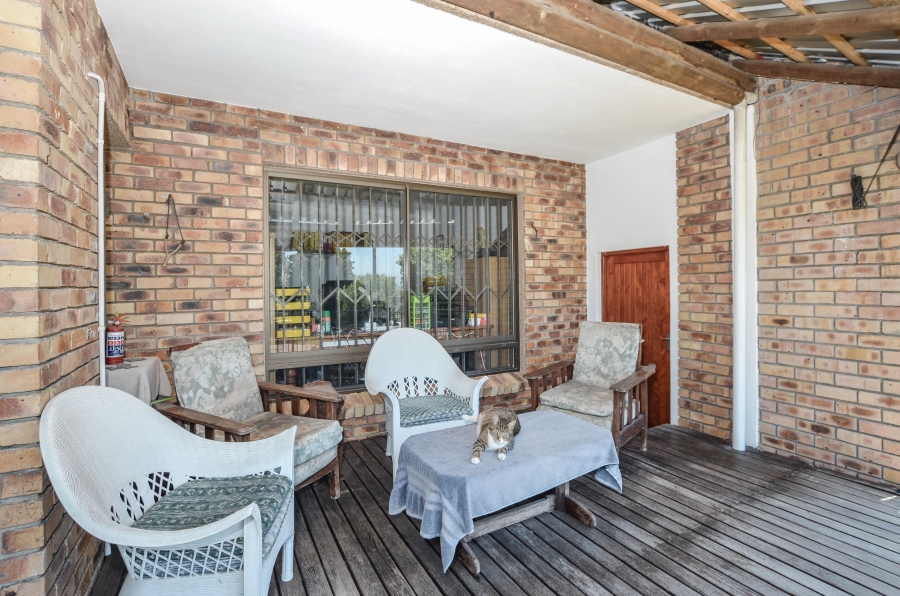 4 Bedroom Property for Sale in Vergesig Western Cape